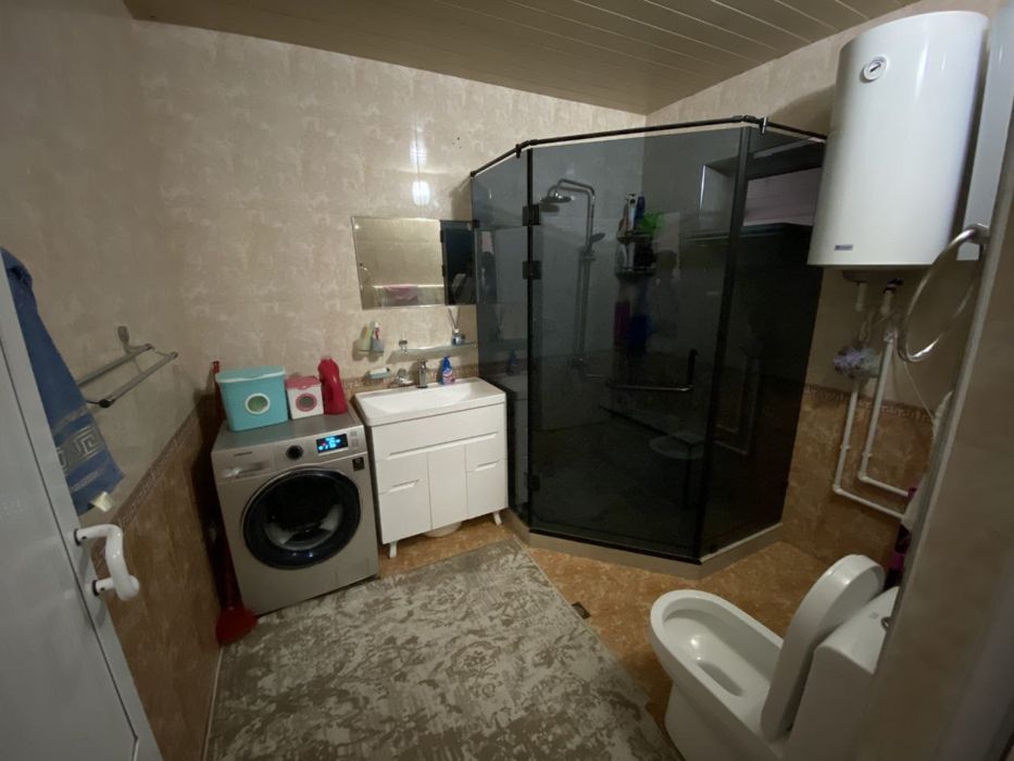 Yangi hayot tumanida 15 xona uy sotiladi 6 sotix yer narxida