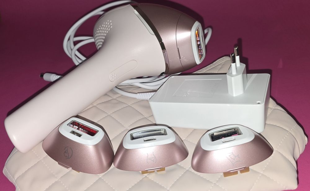 Epilator IPL Philips Lumea Seria 9900 BRI977/00