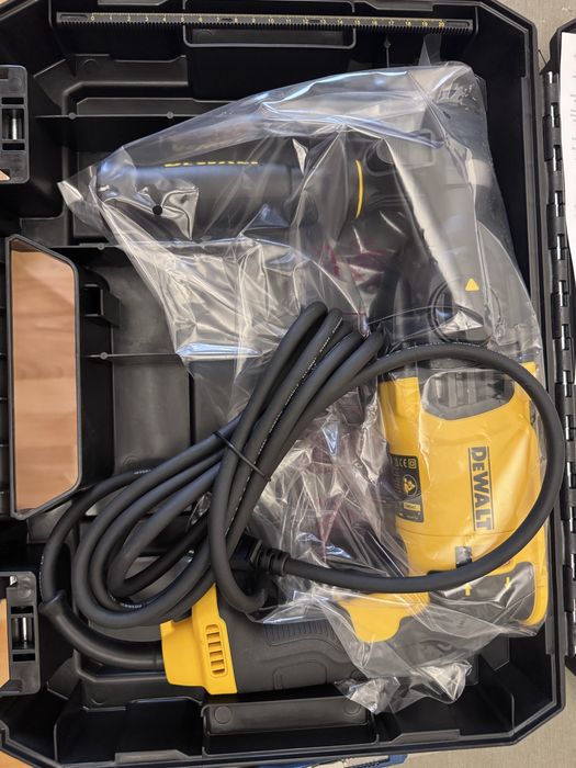 Перфоратор Dewalt