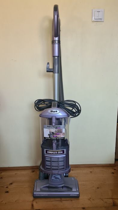 Aspirator vertical Shark lift-away