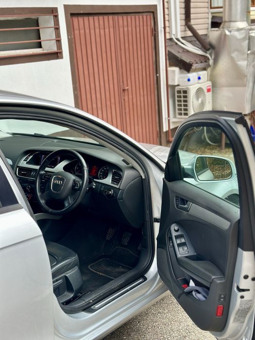 Audi A4 b8 2.0d 143cp