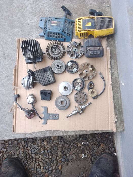 Vând piese de drujbe