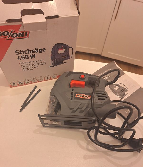 Fierăstrău vertical