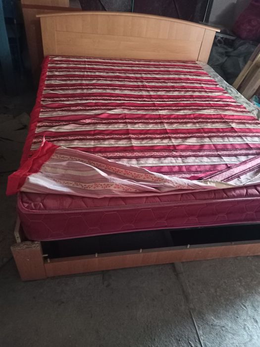 Продам двухспальную кровать