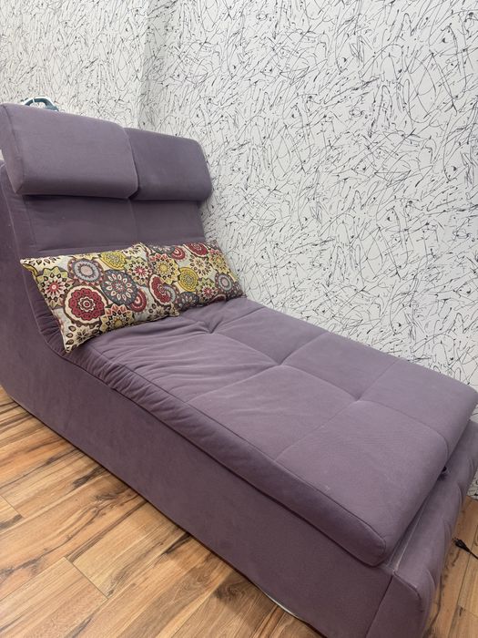 Срочно продам диван. Цена 15000тг