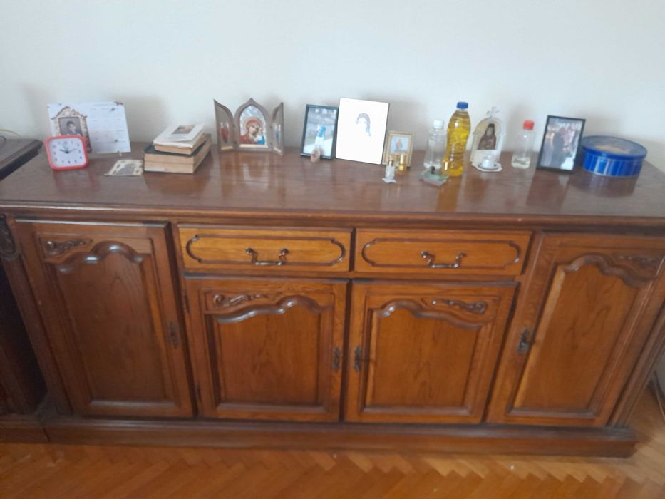 Vand mobila lemn masiv