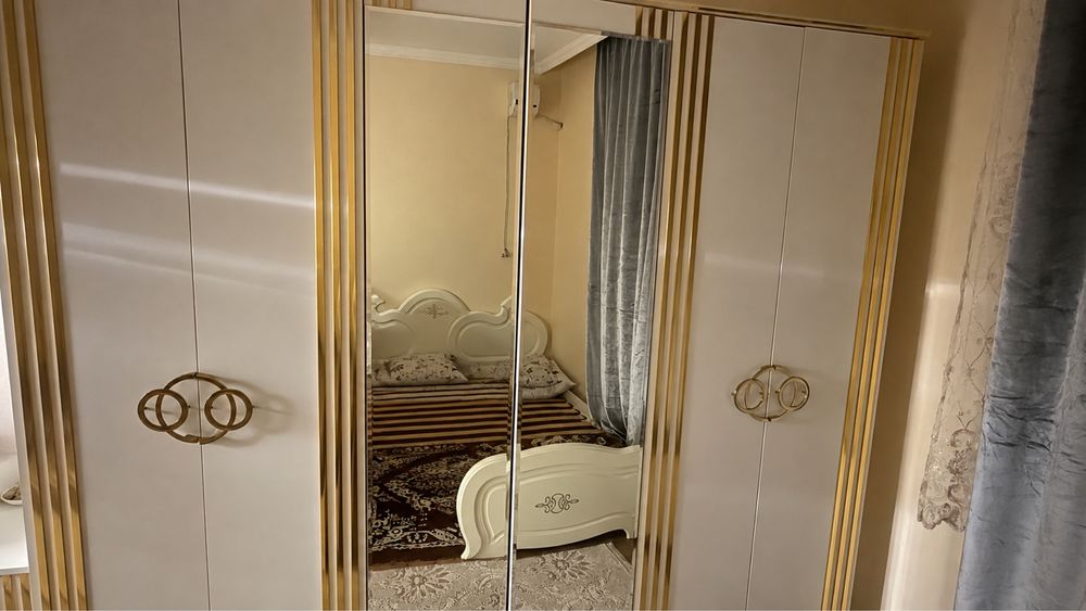 Спальный гарнитур