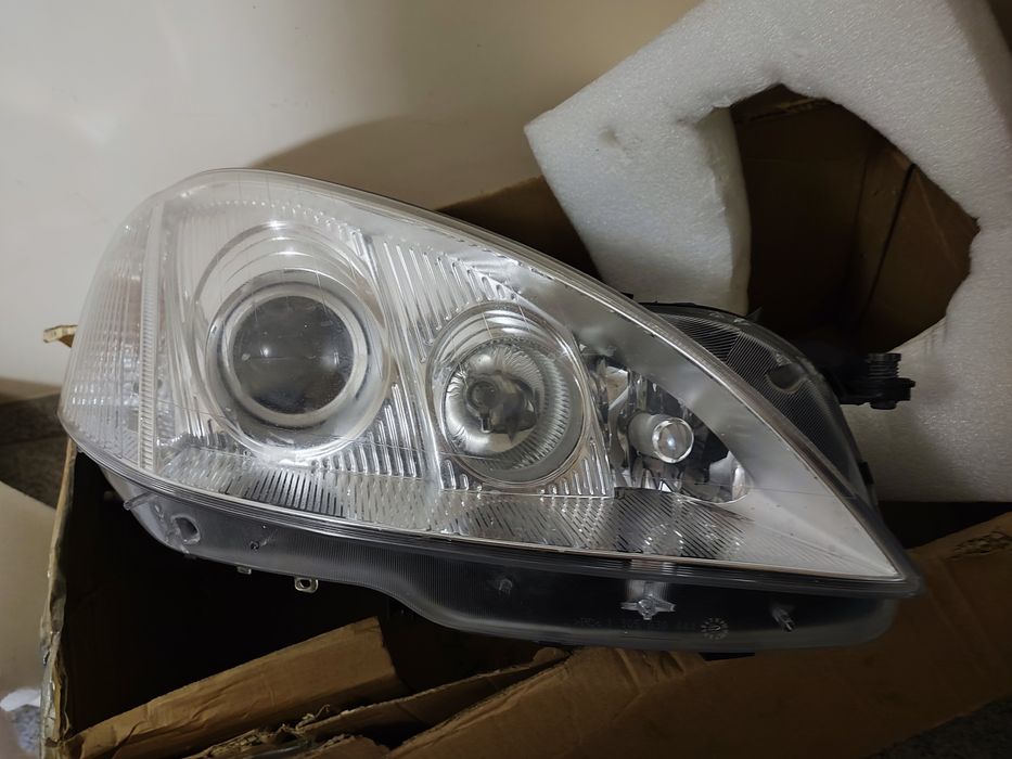 Фарове за Mercedes w221 06-09 г . S class. Pre Facelift