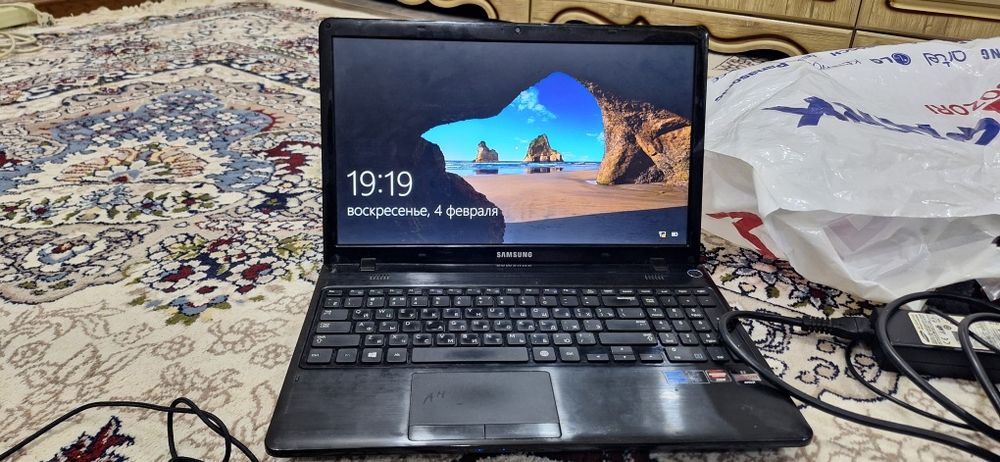 Самсунг ноутбук сотилади