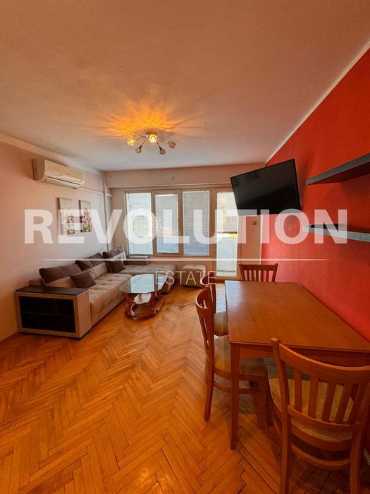 Тристаен апартамент  в гр.Варна, Базар Левски!