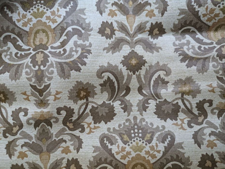 Обои бумажные гофрированные  неск. видов. Объём: 40м², 5.3м² и по 1рул