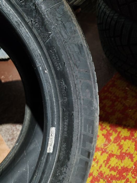 225/55 R17 M+S  2 buc ,ambele 200 lei