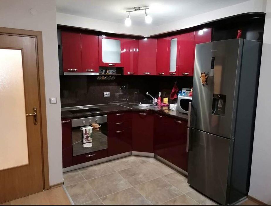 Дава се под наем Тристаен апартамент в Бургас, Възраждане - 90 кв.м за 648.21 € - Снимка #1