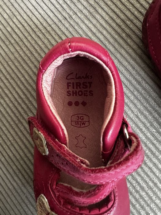 Цикламени обувки Clarks