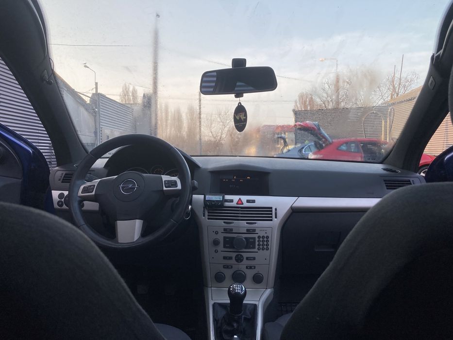 Opel Astra GTC 1.7 CDTI 2008