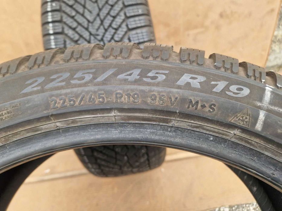 2 Pirelli R19 225/45
Зимни гуми 
DOT2421
