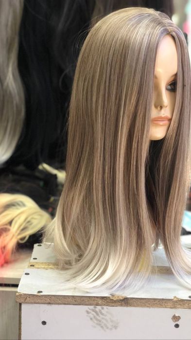 У нас разные парики продается