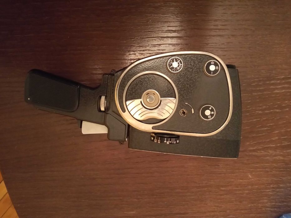 Ръчна филмова камера QUARZ