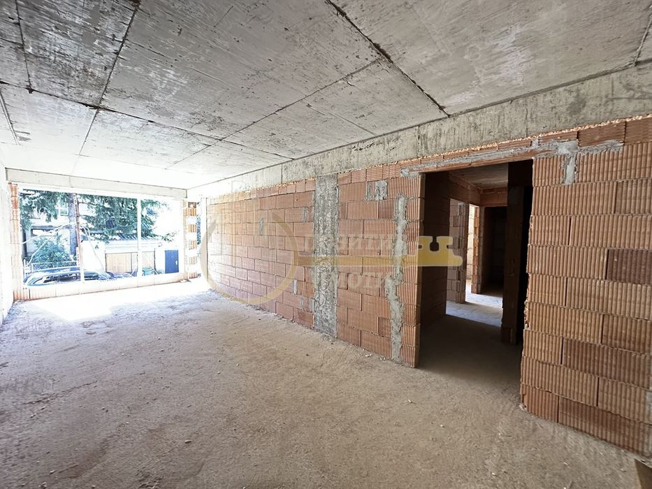 Продава се Тристаен апартамент в София, Бояна - 114 кв.м за 1989 €/кв.м - Снимка #2