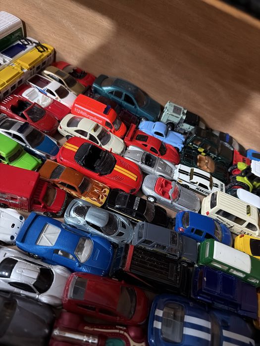 Lot 224 masinute Hotwheels , siko , Matchbox etc