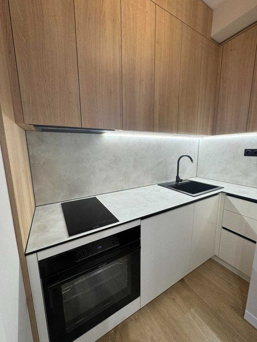 Продава се Тристаен апартамент в Бургас, Център - 68 кв.м за 2924 €/кв.м - Снимка #3