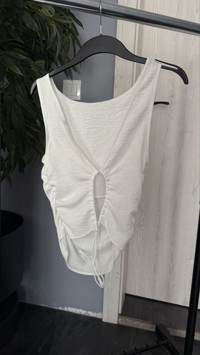 H&M потник с гол гръб