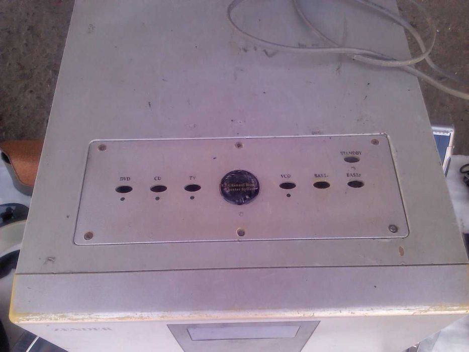 Продается Сабвуффер.ZENDER.300Вт.Без .5+.Колонок.Б/у.( Нерабочии.)