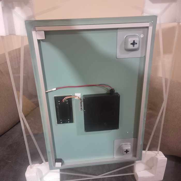 Огледало за баня с подсветка