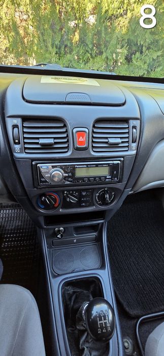 Автомобил NISSAN