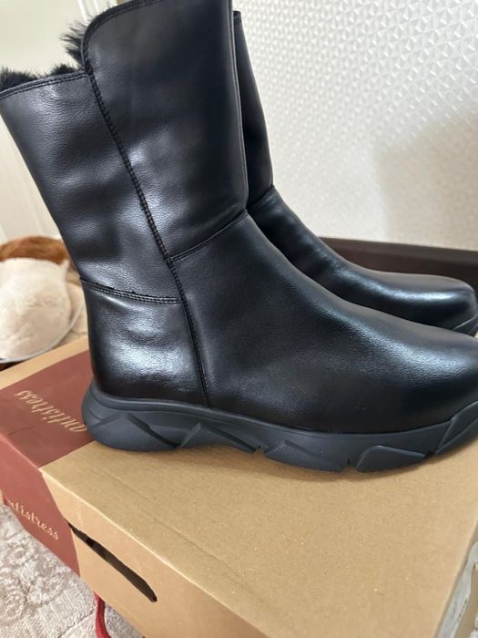 Продам кожаные сапоги