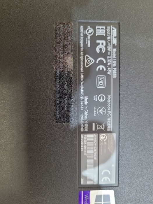 Leptop Asus F555B