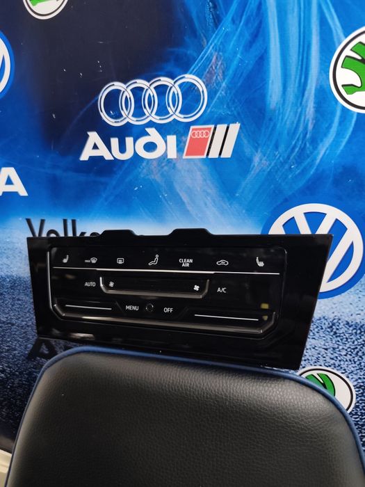 Panou Climatronic Digital + Ramă Piano Black VW Passat B8 / Arteon