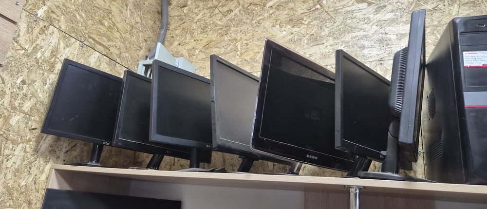 Продам мониторы LG, Samsung  19 размер