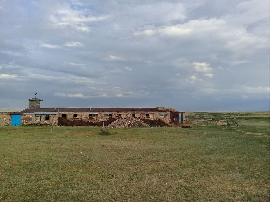 Крестьянское хозяйство дом базы земли техника