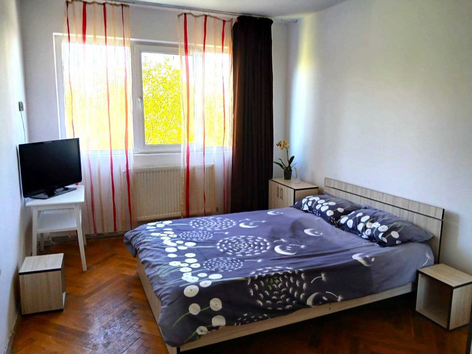 Închiriere apartament 2 camere, direct de la proprietar - zona Podu Roș