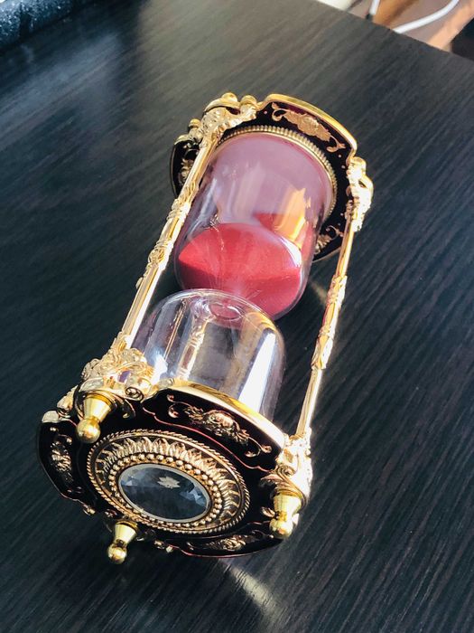 Часы песочные красные  15 мин