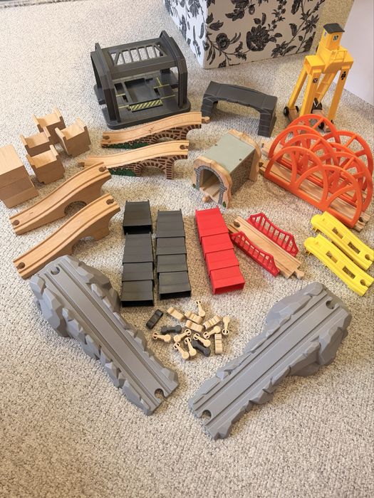 Seuri șine din lemn (peste 150 piese) – mix piese