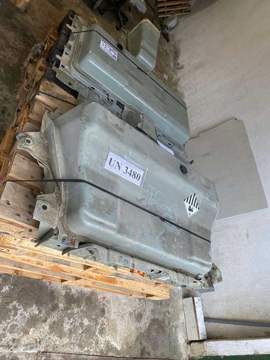 Батерии за електромобили и соларни инсталации