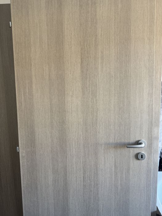 Vand 3 usi , noi, intacte