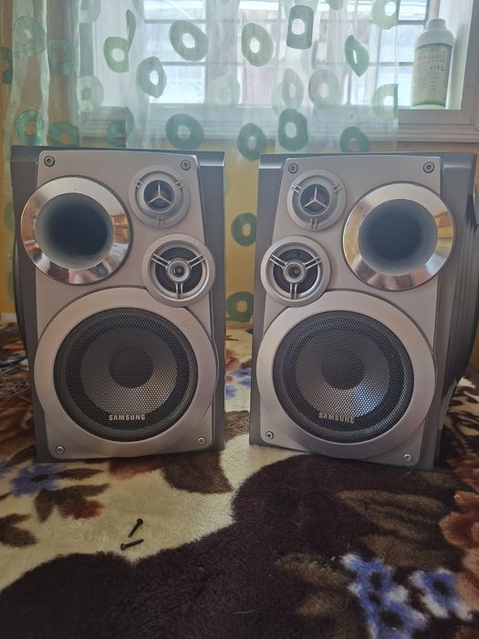 Boxe samsungcu subufăr inclus
