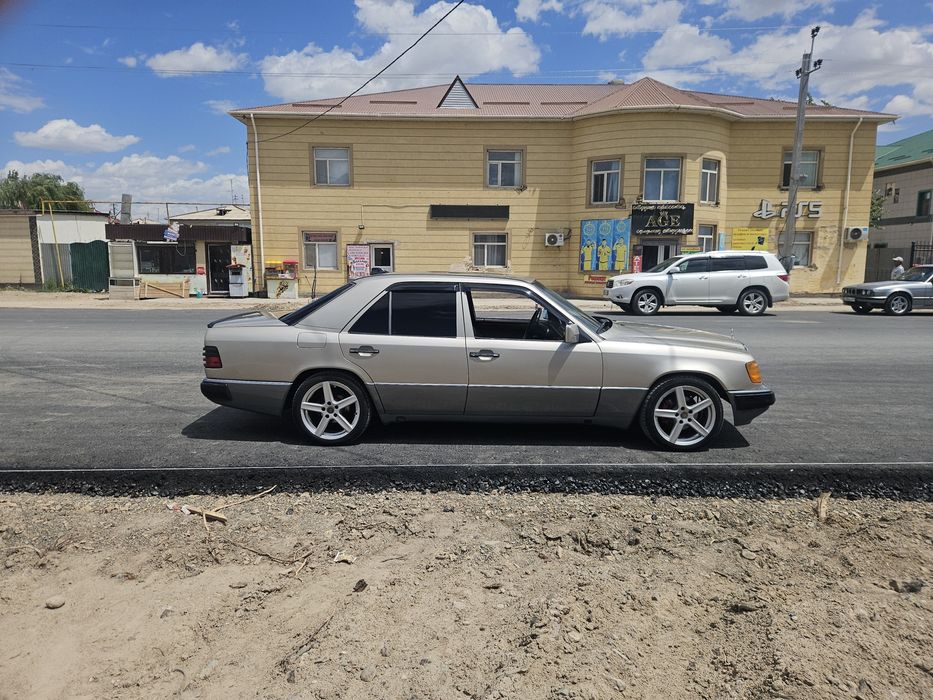 Мерседес W 124 сатылады