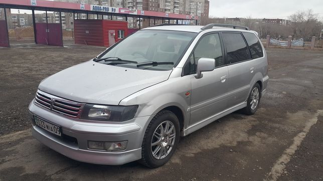 Мицубиси шариот 2. Mitsubishi Chariot 1998.