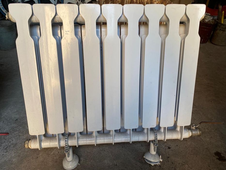 Радиаторы, домкраты, лестницы