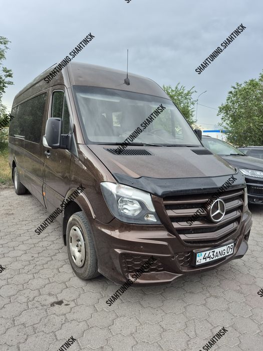 Передний бампер W906 Рестайл  Sprinter Maxton
