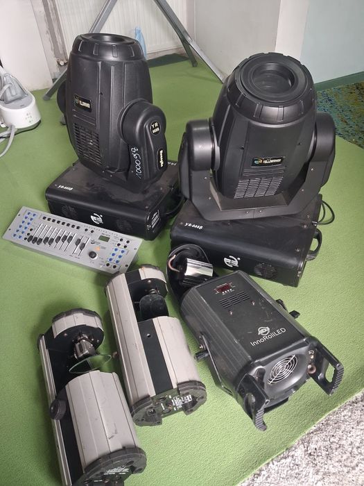 Roboti lumina/ scanner led dj  / Moving head beam