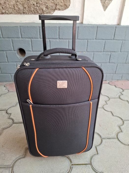 Разные чемоданы.