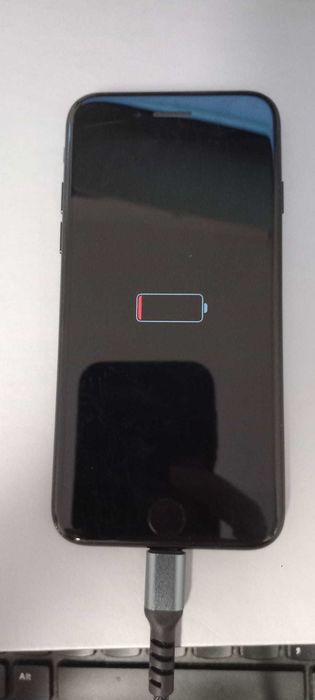 Iphone 7 pentru piese / A1778 conform imagini anunt