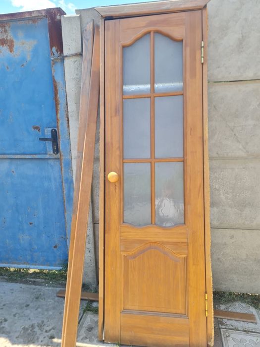 Продам двери межкомнатный 7500