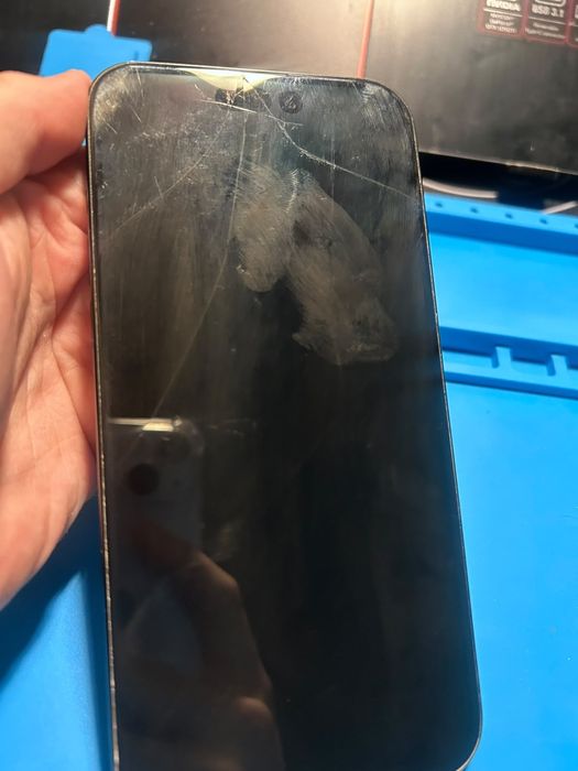 iPhone 15plus не читает симку