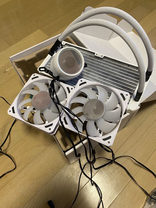 Aerocool mirage L240 WH